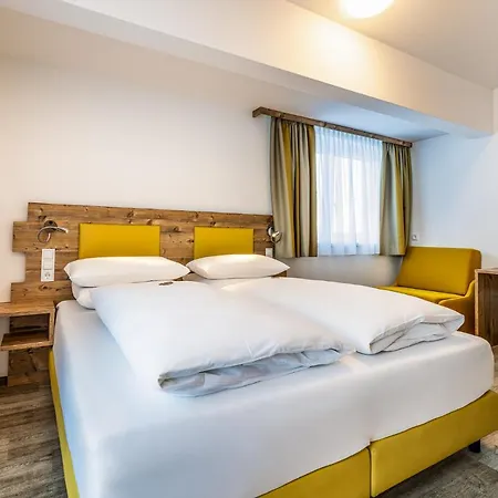 ホテル Der Alpenblick